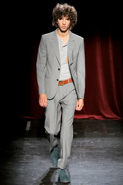 Look 15